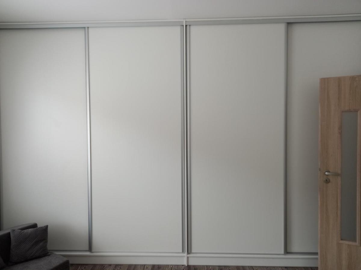 Apartman U Jakuba ดวูร์กราโลเว นัด ลาเบม ภายนอก รูปภาพ