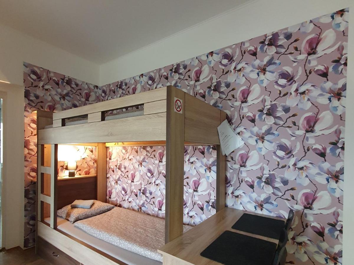 Apartman U Jakuba ดวูร์กราโลเว นัด ลาเบม ภายนอก รูปภาพ