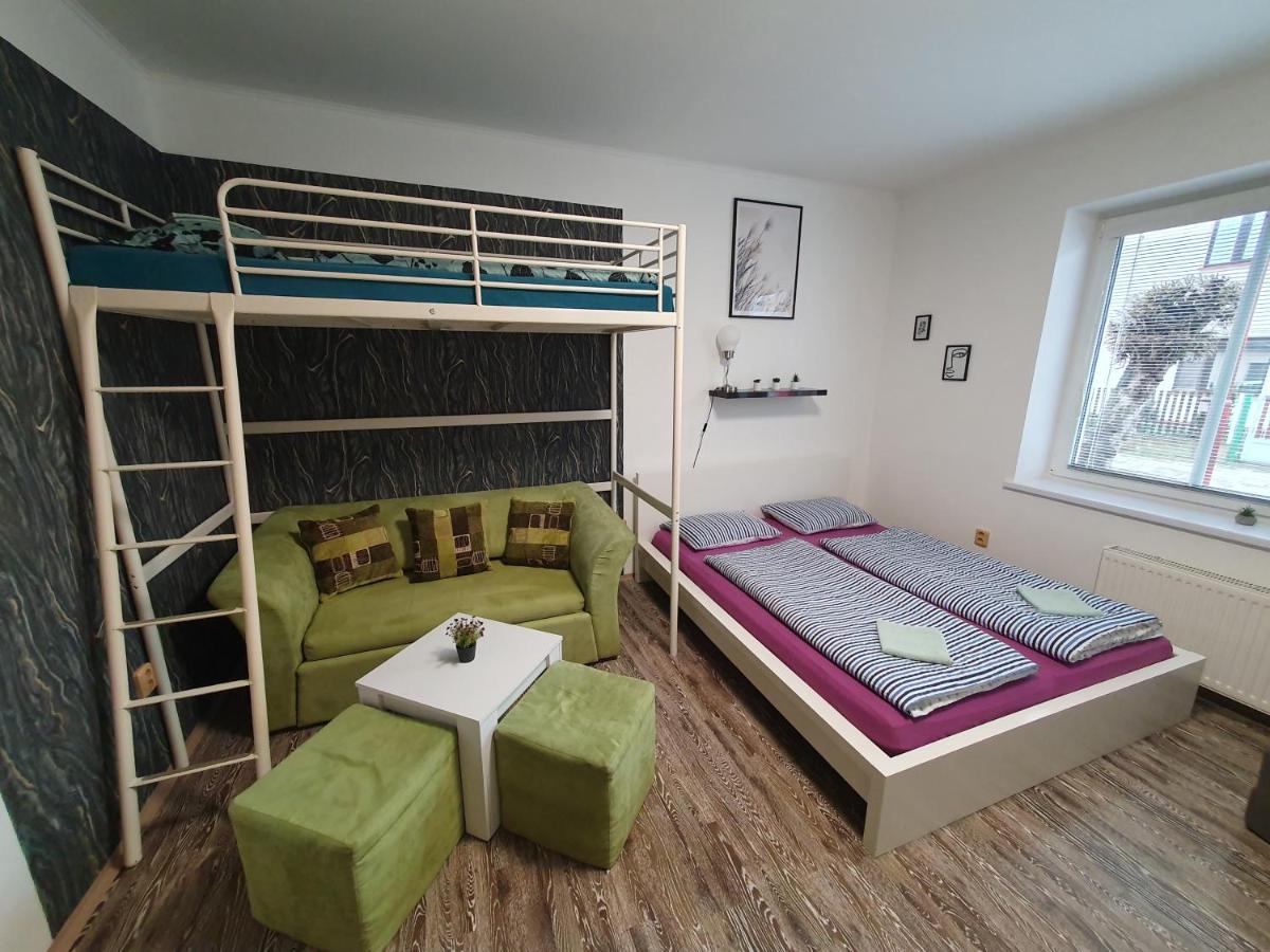 Apartman U Jakuba ดวูร์กราโลเว นัด ลาเบม ภายนอก รูปภาพ