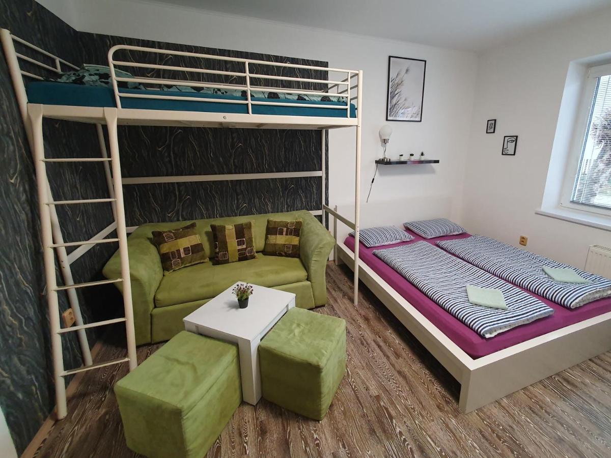 Apartman U Jakuba ดวูร์กราโลเว นัด ลาเบม ภายนอก รูปภาพ